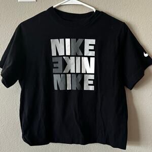 EUC Youth The Nike Tee Logo Cropped Loose Fit TShirt sz L